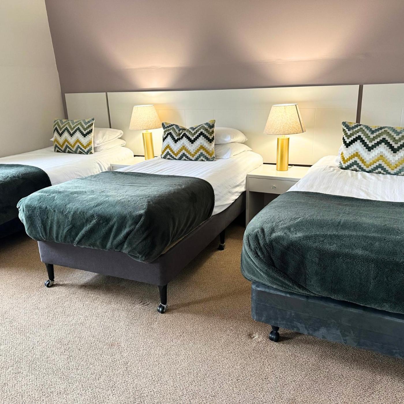 Spacious 2 Bedroom Apartment In 킬라니 외부 사진